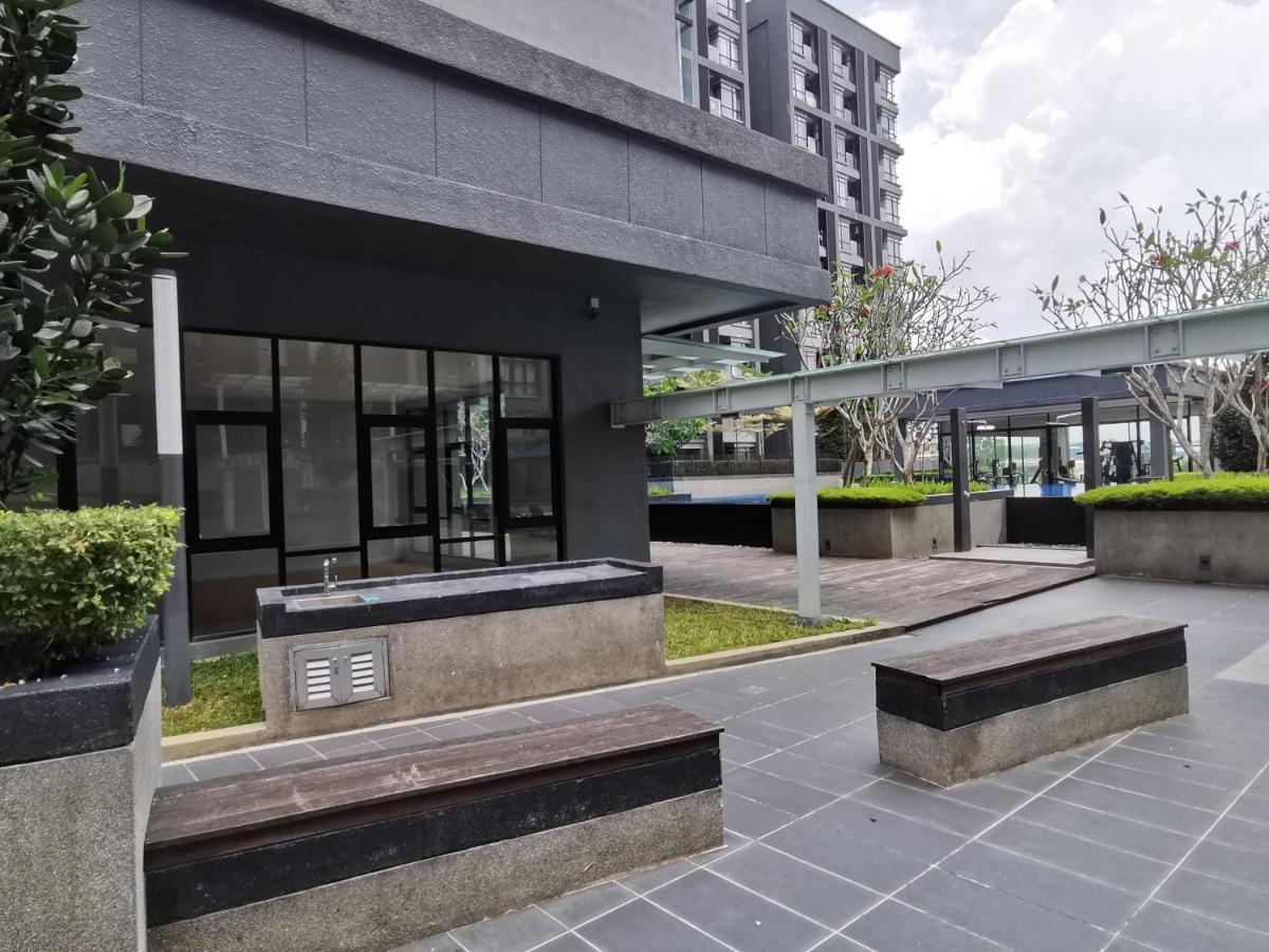 Alocasia Geniehome 3Br Free Wifi @ Utropolis Shah Alam Bagian luar foto